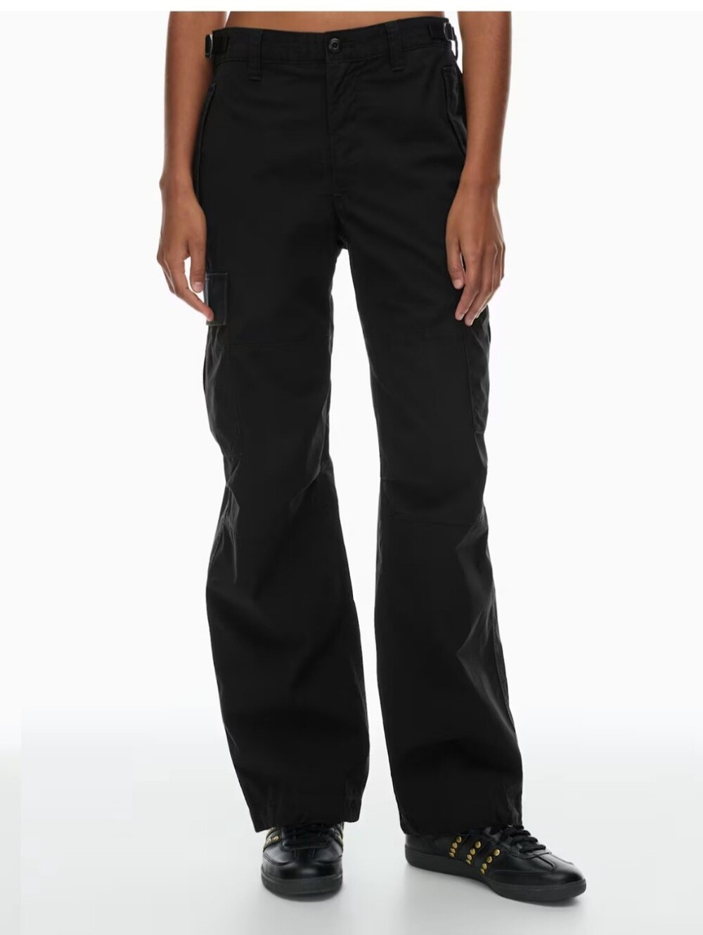 TNA ARITZIA SUPPLY CARGO PANTS. SIZE 8. BLACK.